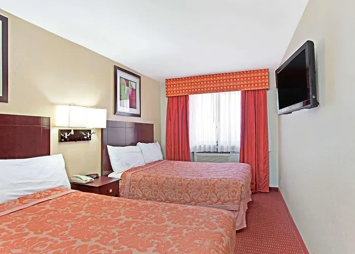 Super 8 By Wyndham Long Island City Lga Hotel